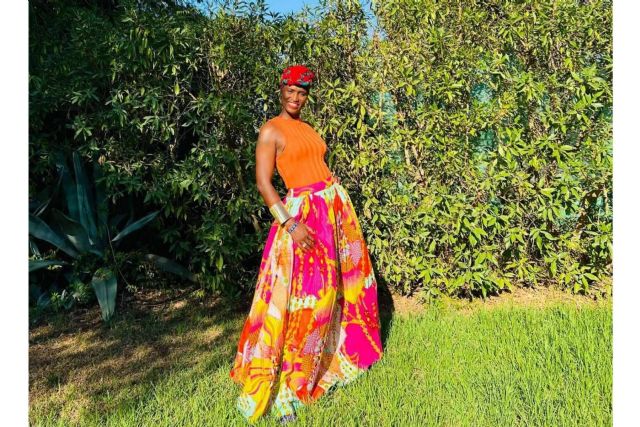 QUEEN TITÍNE y sus coloridas faldas de mujer - 1, Foto 1