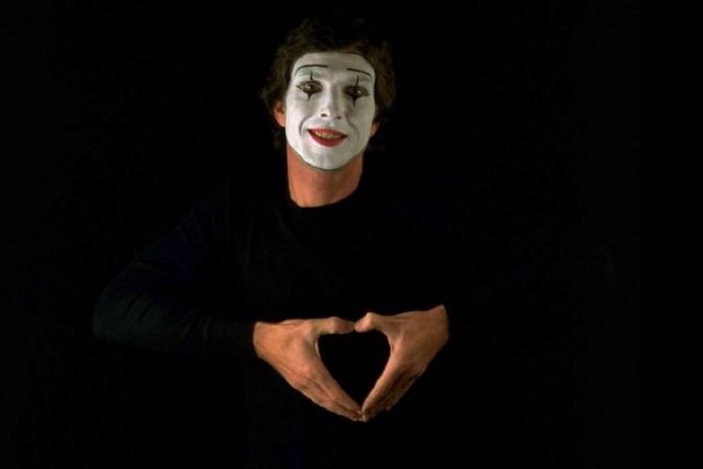 El Teatro de Mimo Peter Roberts es una iniciativa para la sensibilización y prevención del uso y el abuso del alcohol entre la juventud - 1, Foto 1