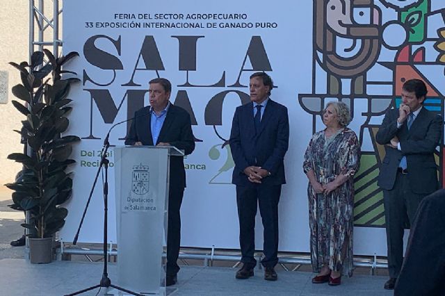 Luis Planas destaca el apoyo firme del Gobierno de España al sector ganadero - 1, Foto 1