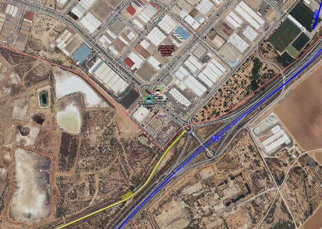 Trasladan al hospital a conductora de un patinete herida en accidente de tráfico ocurrido en el Polígono Industrial Cabezo Beaza - 1, Foto 1