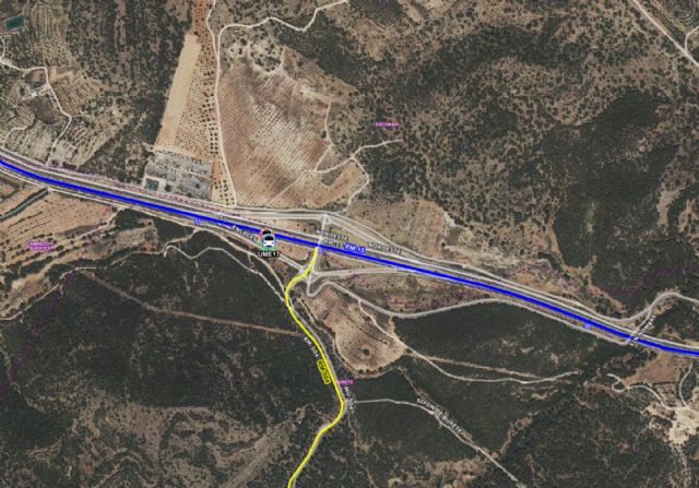 Servicios de emergencia atienden y trasladan herido grave en accidente de tráfico ocurrido en RM-15, Cehegín - 1, Foto 1