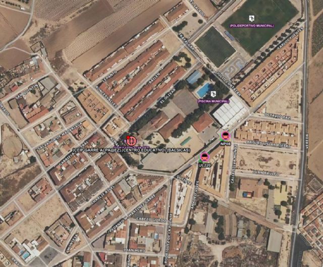 Servicios de emergencias extinguen un incendio en el colegio público de Balsicas - 1, Foto 1