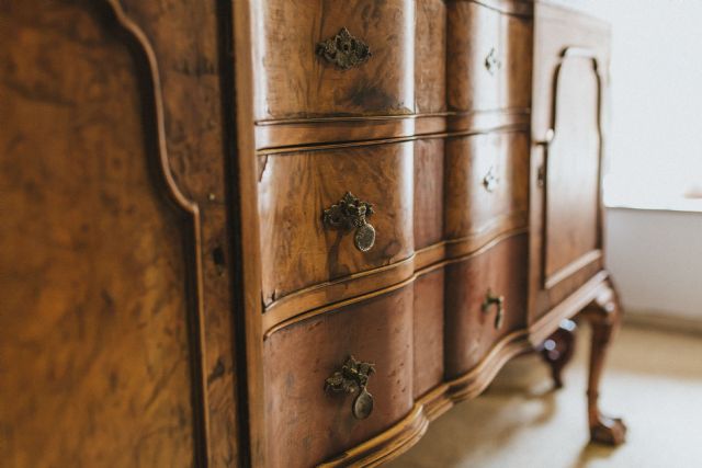 Rentokil Initial: Muebles de segunda mano, un mercado que no se libra de las plagas de la madera - 1, Foto 1