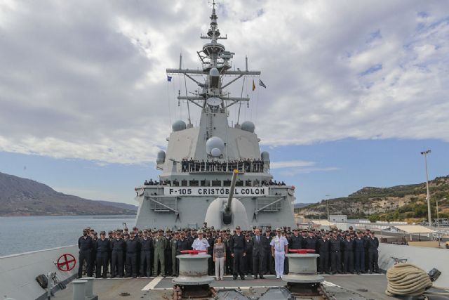Robles visita en Creta la fragata ´Cristóbal Colón´ integrada en la Agrupación Naval Permanente de la OTAN - 1, Foto 1