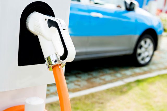 Aprobada la regulación de la instalación de puntos de recarga eléctrica en las principales estaciones de servicio de carburantes - 1, Foto 1