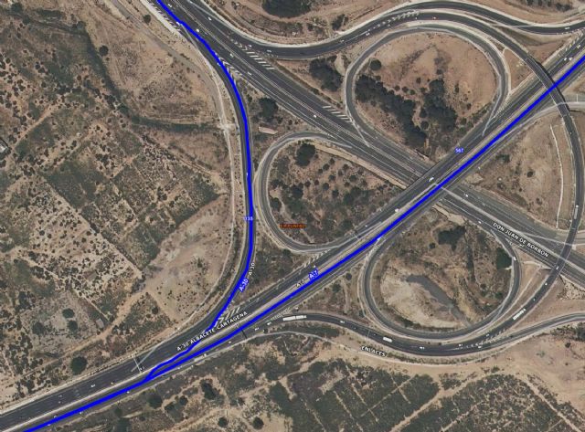 Servicios de emergencias atienden a un motorista herido en la A30 en Murcia - 1, Foto 1