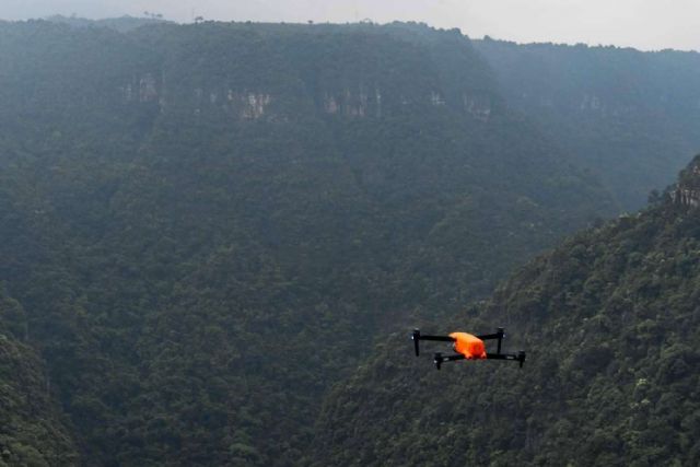 Drones que funcionan como equipo de apoyo en seguridad, emergencia y rescate - 1, Foto 1