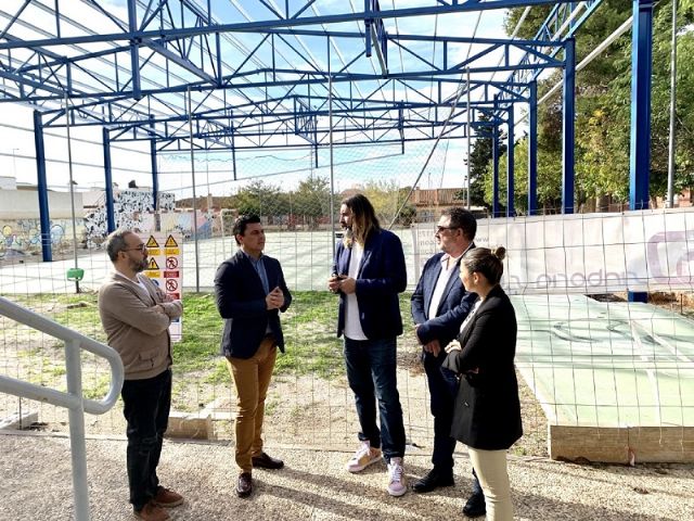 El Ayuntamiento de San Javier invierte 120.000 euros para cubrir una pista deportiva en el CEIP El Mirador - 1, Foto 1
