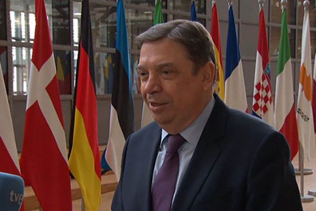 Luis Planas apuesta por abordar con urgencia la transición energética en el sector de la pesca - 1, Foto 1