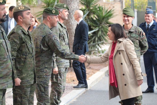 La ministra de Defensa agradece el esfuerzo y el trabajo de la Bandera de la Legión del Mando de Operaciones Especiales - 1, Foto 1