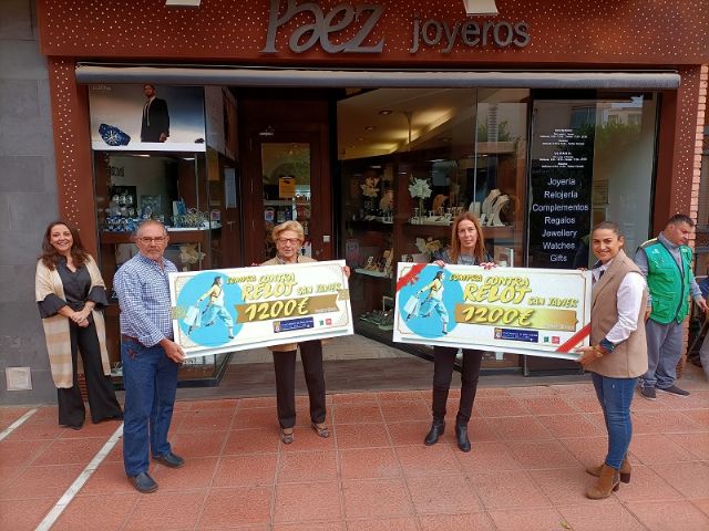 Las dos ganadoras de la Campaña Contrarreloj 2022 reciben sus cheques regalo de 1200 euros cada una - 1, Foto 1