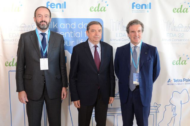 Luis Planas destaca el apoyo del Gobierno al sector lácteo para hacer frente a los retos actuales y de futuro - 1, Foto 1