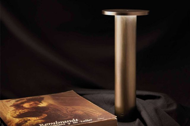 Lámpara de batería Basic, un diseño de Insolit eficiente y elegante - 1, Foto 1