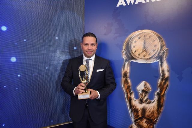 El Dr. Alejandro Acuña recibe el premio europeo de medicina estética 2022 - 1, Foto 1