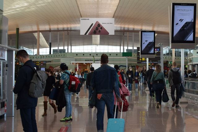 España recibe 74,7 millones de pasajeros aéreos internacionales en lo que va de año - 1, Foto 1
