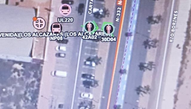 Servicios de emergencia apagan fuego en una embarcación de una nave náutica en Los Alcázares - 1, Foto 1