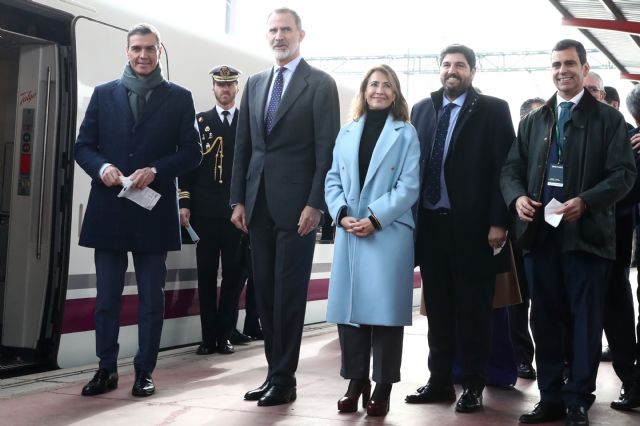 Pedro Snchez inaugura, junto al rey Felipe VI, la Lnea de Alta Velocidad Madrid-Murcia - 1