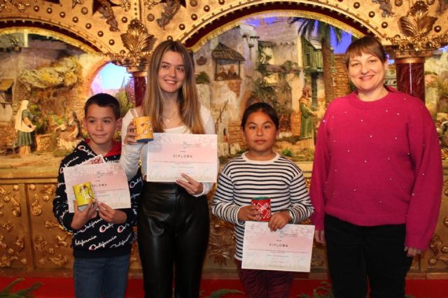 Entregan los premios a los ganadores del III Concurso de Postales de Navidad - 9