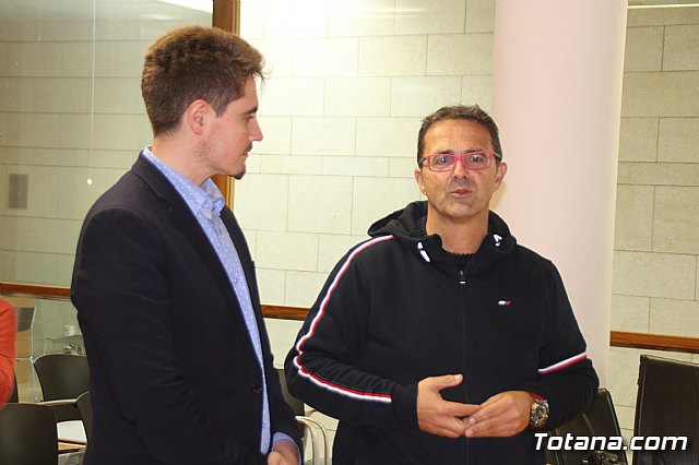 El alcalde recibe la visita de 7 internos del Centro Penitenciario Murcia I en el marco de un programa de visitas teraputicas - 1