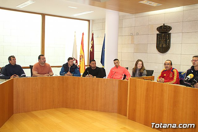 El alcalde recibe la visita de 7 internos del Centro Penitenciario Murcia I en el marco de un programa de visitas teraputicas - 3