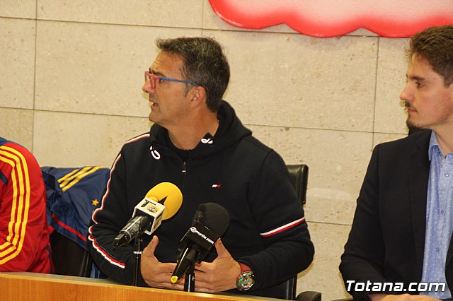 El alcalde recibe la visita de 7 internos del Centro Penitenciario Murcia I en el marco de un programa de visitas teraputicas - 5