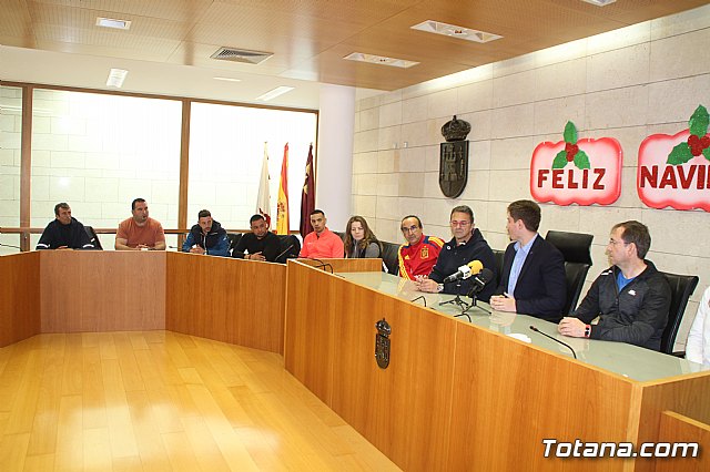 El alcalde recibe la visita de 7 internos del Centro Penitenciario Murcia I en el marco de un programa de visitas teraputicas - 21