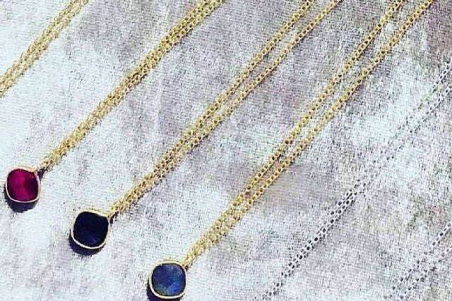 Cosas buenas, bonitas y baratas en la tienda de ropa y complementos Two Ducks, situada en Major de Sarrià, Barcelona - 1, Foto 1