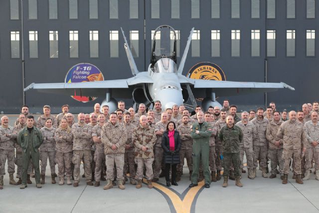 Robles visita a las tropas del Ejército del Aire y del Espacio desplegadas en Rumanía para felicitarles la Navidad - 1, Foto 1