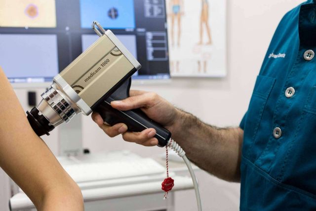 La dermatología oncológica y la relevancia de acudir a un dermatólogo, de la mano de Clínica Sánchez del Río - 1, Foto 1