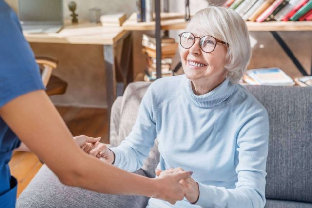 ¿Cuáles son los principales beneficios de los centros de día para las personas mayores y su entorno?, por Amavir - 1, Foto 1