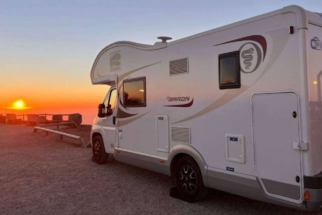 Amafi Caravaning alquila varios modelos de autocaravanas a un precio económico con todo incluido - 1, Foto 1