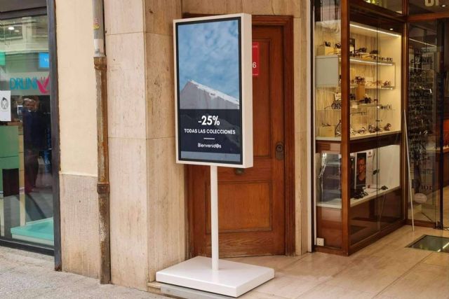 ¿Cómo puede ayudar una pantalla de publicidad a un negocio?, por la firma LK Bitronic - 1, Foto 1