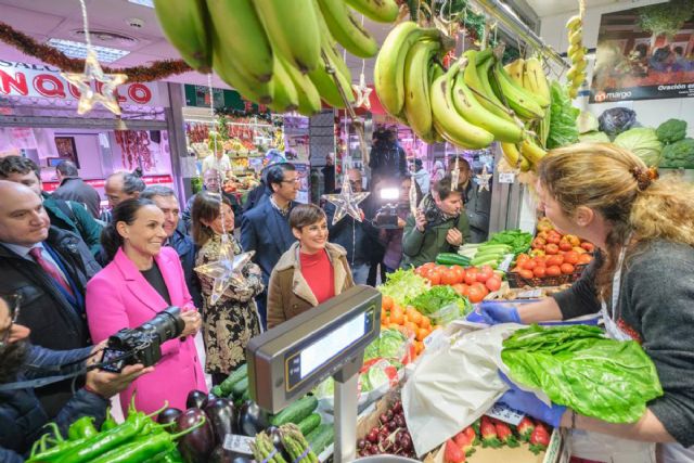 Isabel Rodríguez visita el mercado municipal de Ciudad Real que recibe una inversión de más de 2 millones de los fondos europeos - 1, Foto 1