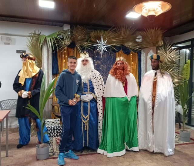 Entrega de premios del torneo de navidad de la escuela de tenis del C.T. Totana y visita de los Reyes Magos - 13