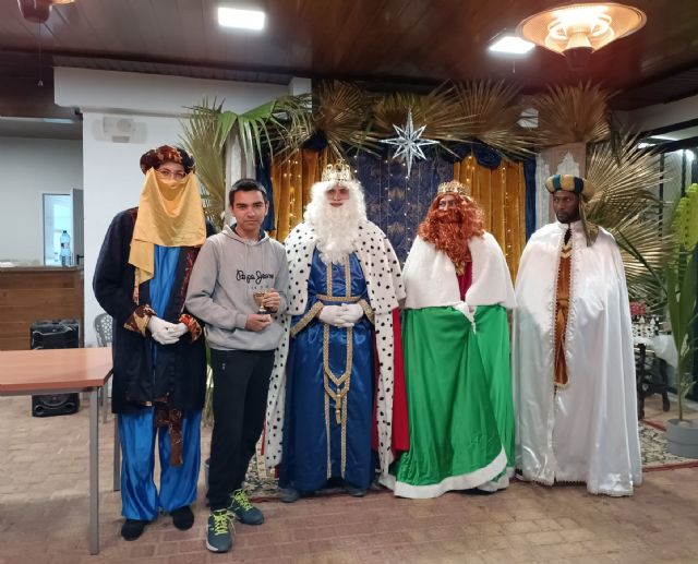 Entrega de premios del torneo de navidad de la escuela de tenis del C.T. Totana y visita de los Reyes Magos - 16