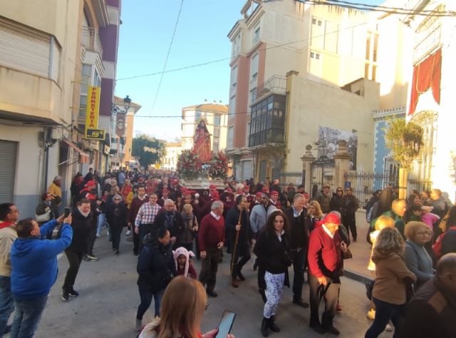 Ms de 15.000 personas participan en la jornada de romera de Santa Eulalia de Mrida, Patrona de Totana, que regresa a su santuario en Sierra Espua - 8