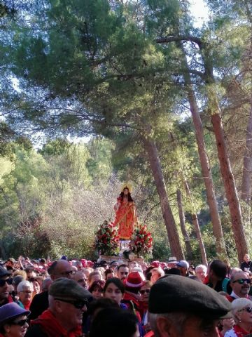 Ms de 15.000 personas participan en la jornada de romera de Santa Eulalia de Mrida, Patrona de Totana, que regresa a su santuario en Sierra Espua - 45