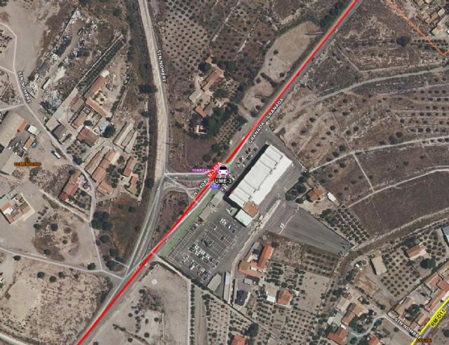 Trasladan al hospital a un herido en accidente de tráfico al colisionar una furgoneta contra un muro en Lorca - 1, Foto 1