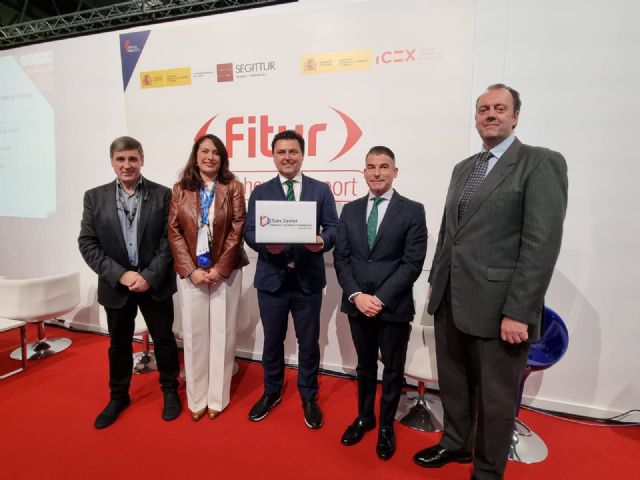 El alcalde, José Miguel Luengo, recibe en Fitur el distintivo de San Javier como Destino Turístico Inteligente - 1, Foto 1