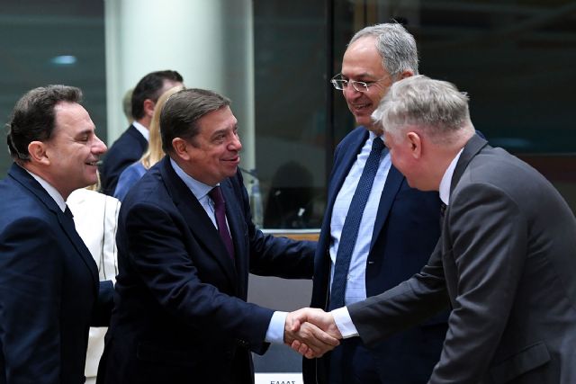 Planas pone de manifiesto la importancia de facilitar la exportación de materias primas y alimentos desde Ucrania - 1, Foto 1