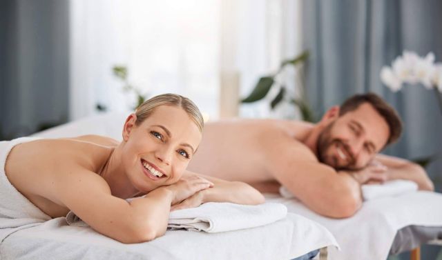 Una idea perfecta para vivir una experiencia inolvidable en pareja, un masaje en pareja en Barcelona de Masoespacio - 1, Foto 1