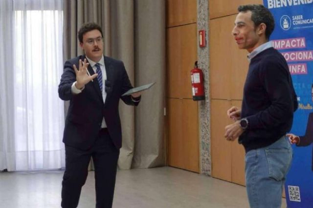 Mejorar la comunicación interna de la empresa con los cursos de oratoria de Fernando Miralles - 1, Foto 1