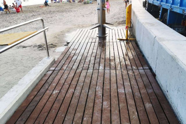 Abadecom, suministro e instalación de pasarelas de playa de plástico reciclado - 1, Foto 1