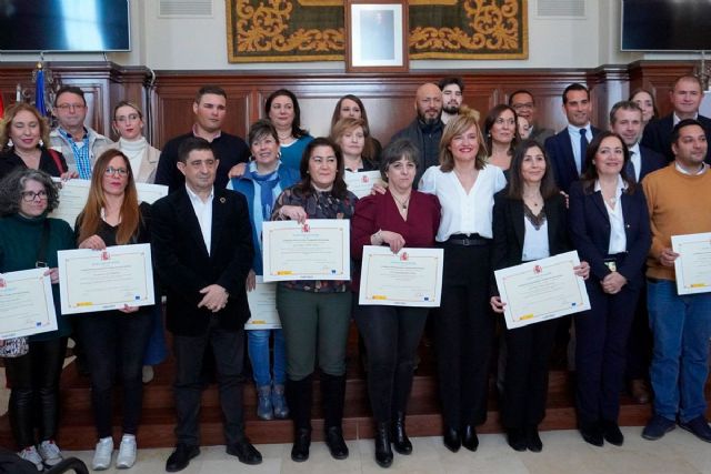 Pilar Alegría entrega los primeros certificados de profesionalidad de la nueva Formación Profesional - 1, Foto 1