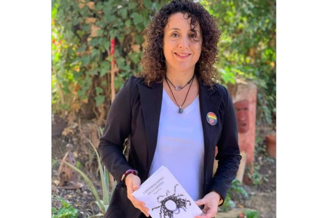 ´Conversaciones en la azotea´, el poemario Raquel Paiz donde muestra su mundo interior y emocional - 1, Foto 1