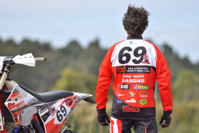 Obtener adhesivos, ropa, fundas de asiento y otros productos personalizados con ADHESIVOSEMBARRADOS - 1, Foto 1