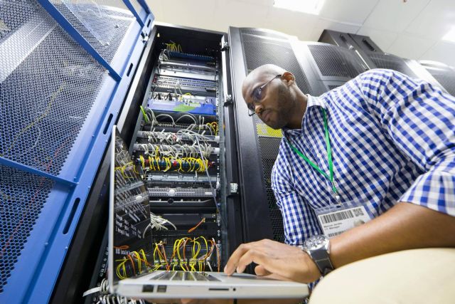 El partner en diseño de topologías de red, backup y replicación de datos Windows y Linux, servidores físicos y virtualización, 33HOPS - 1, Foto 1