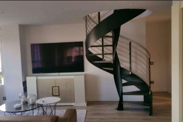 Cuáles son las ventajas de utilizar las escaleras de caracol en el hogar, con Enesca - 1, Foto 1