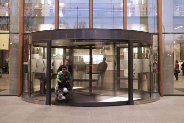 El catálogo de puertas automáticas peatonales que ofrece ASSA ABLOY - 1, Foto 1