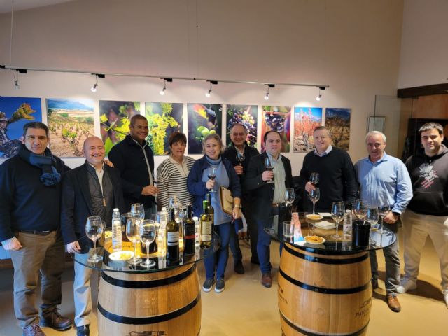 Importadores de vino de EE.UU visitan estos días bodegas vascas y navarras - 1, Foto 1
